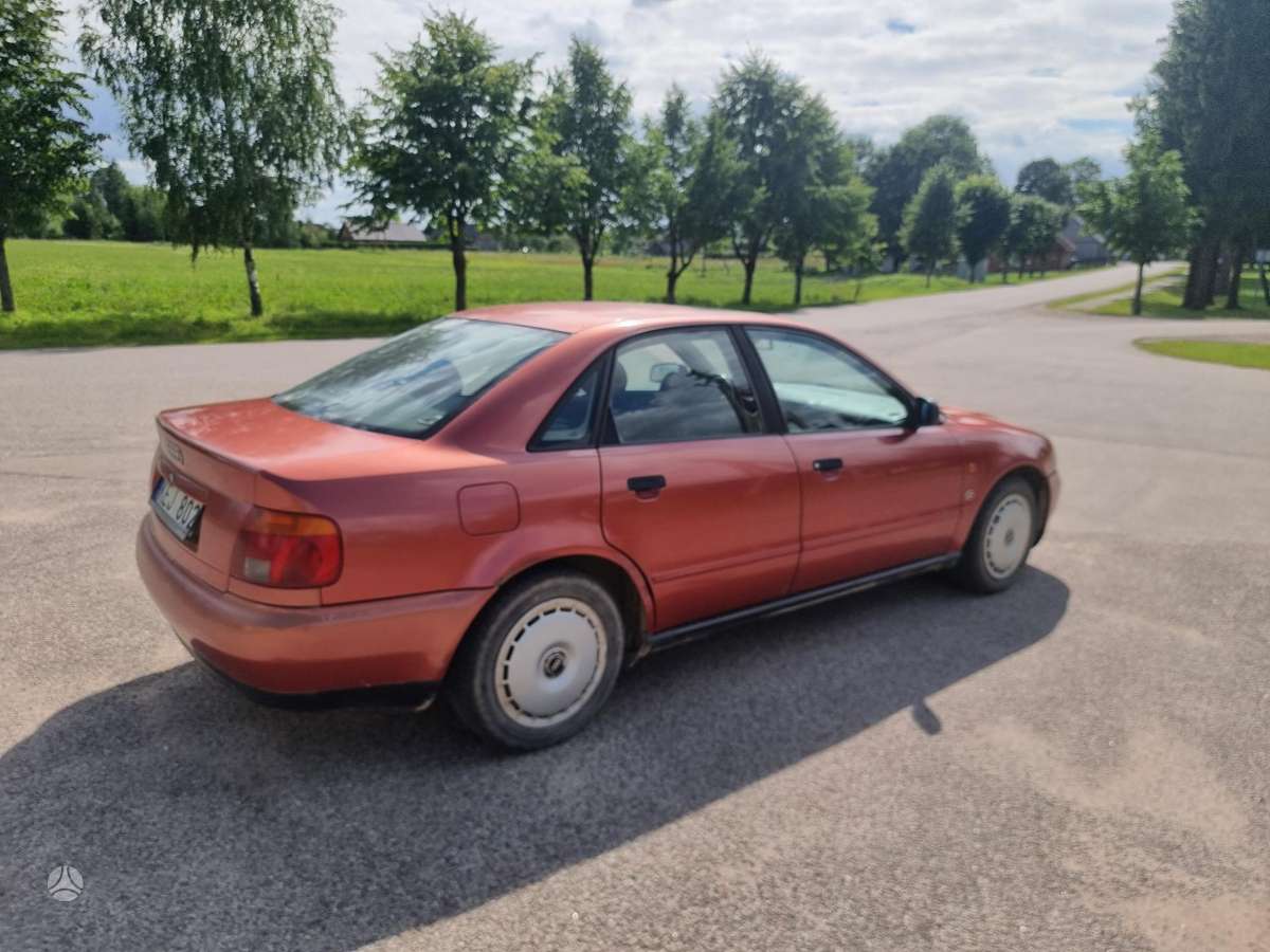 Audi A4, 1.6 l., Седан