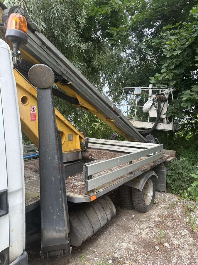Iveco Daily, boom lift