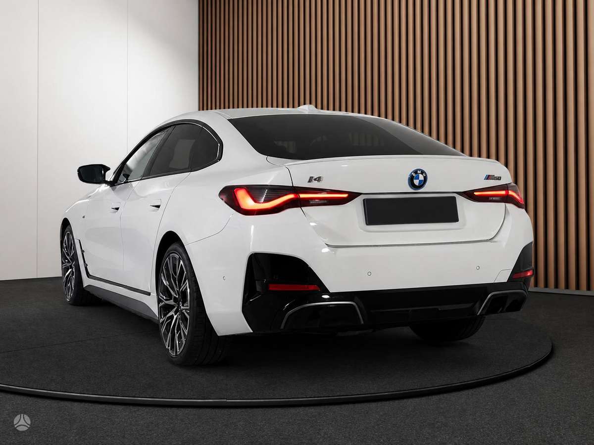 BMW i4, 84 kWh, coupe