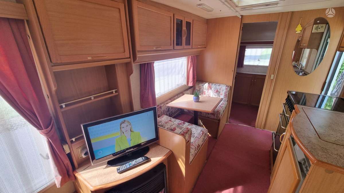 Compass CLARION 490/4L, caravans