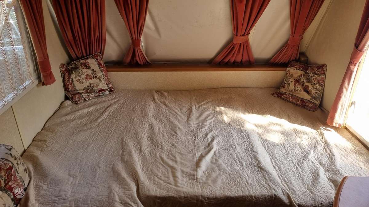 Compass CLARION 490/4L, caravans