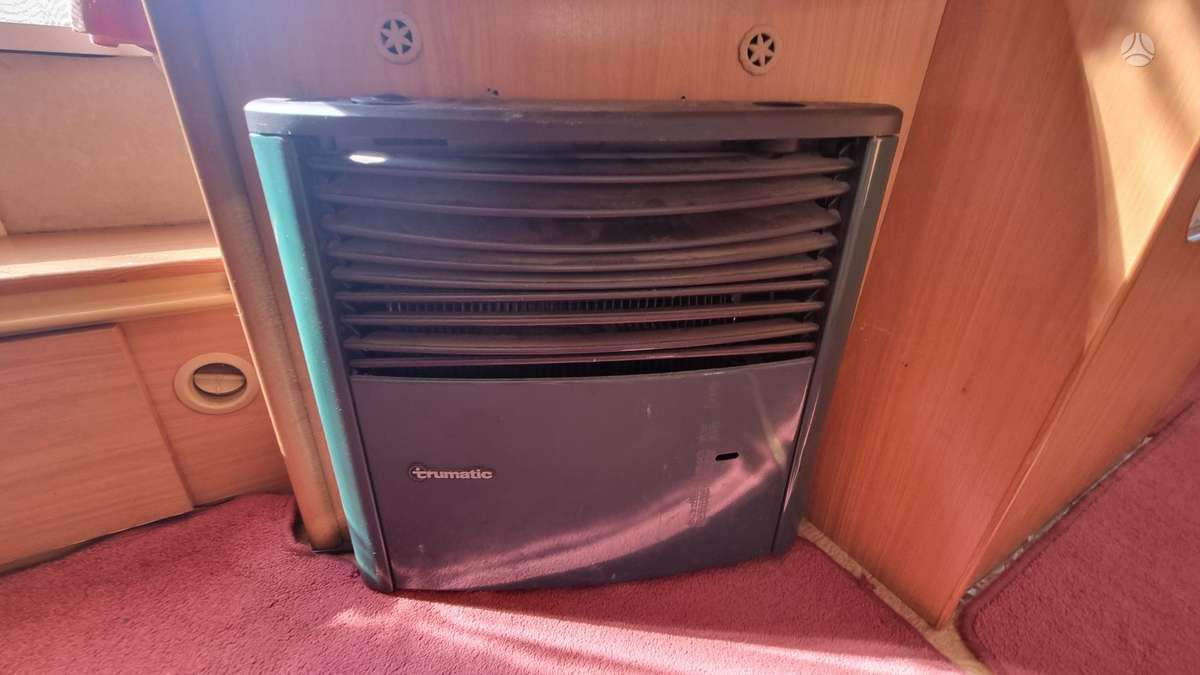 Compass CLARION 490/4L, caravans