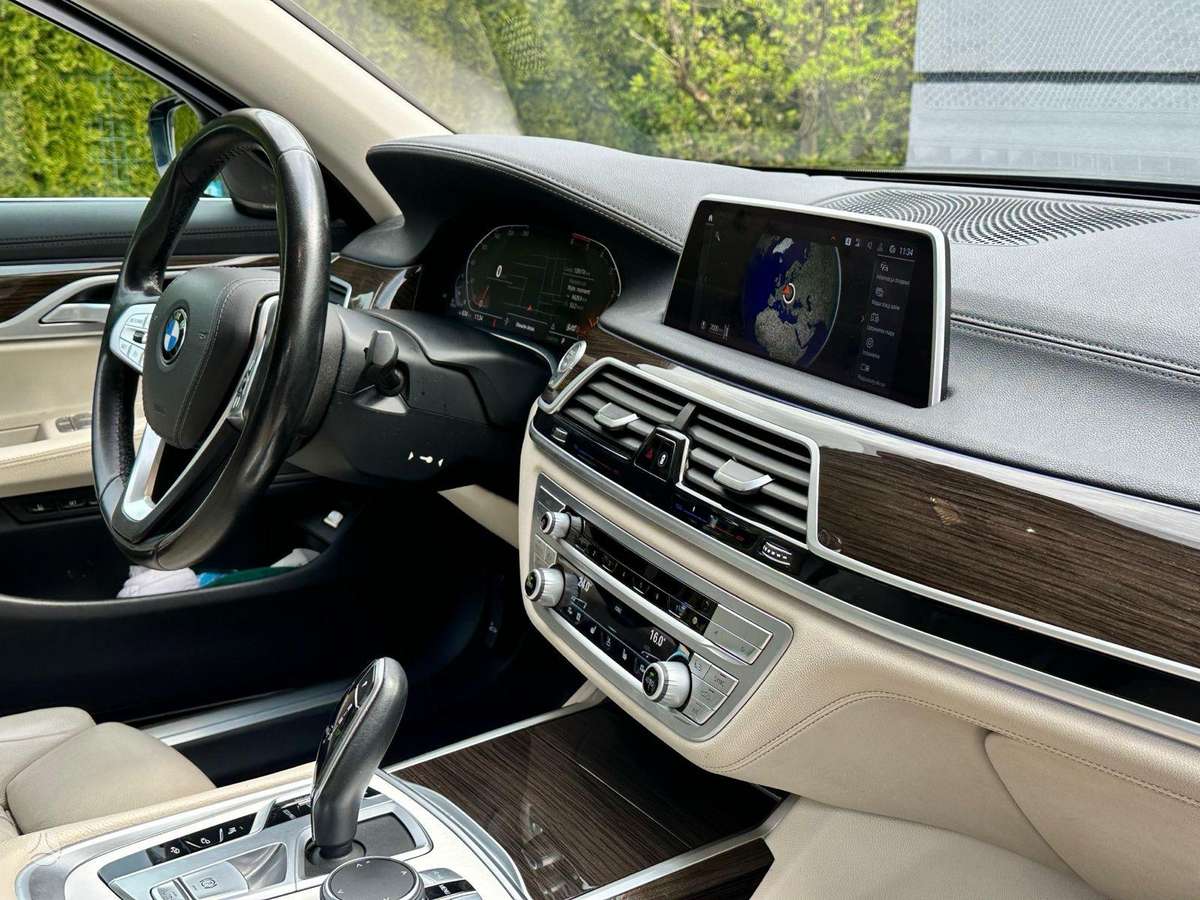 BMW 730, 3.0 l., Седан