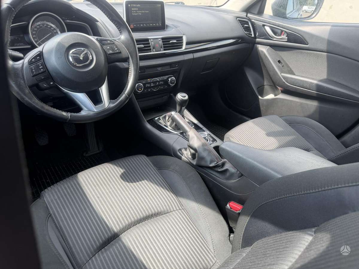 Mazda 3, 2.2 l., Седан