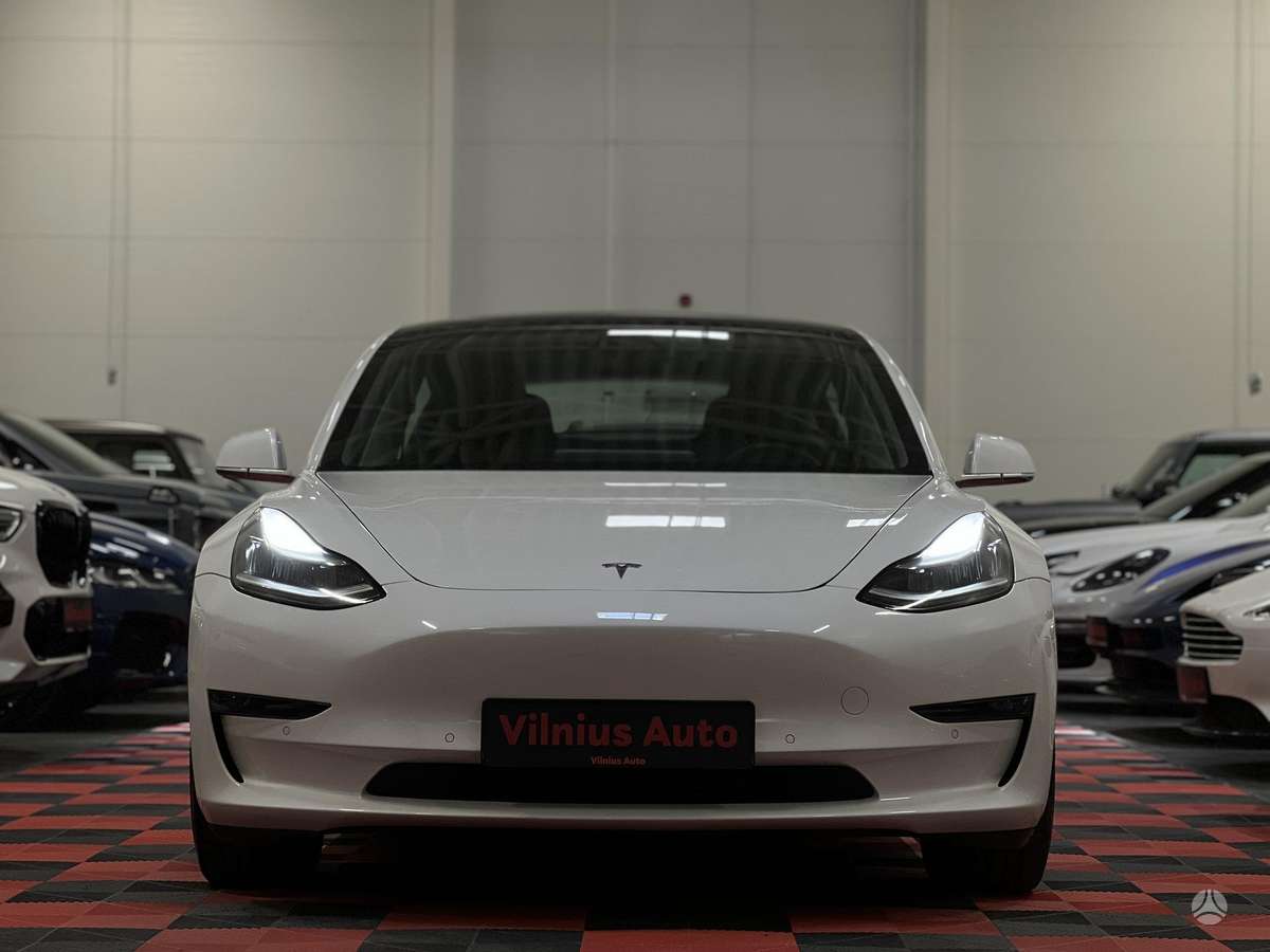 Tesla Model 3 - 2
