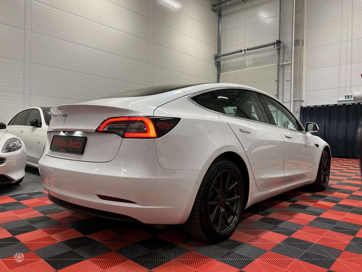 Tesla Model 3, 77 кВт·ч, Седан