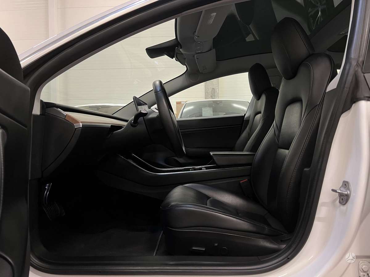 Tesla Model 3, 77 кВт·ч, Седан