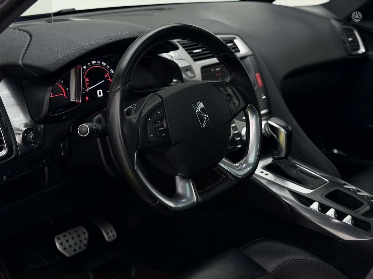 Citroen DS5, 2.0 l., hatchback