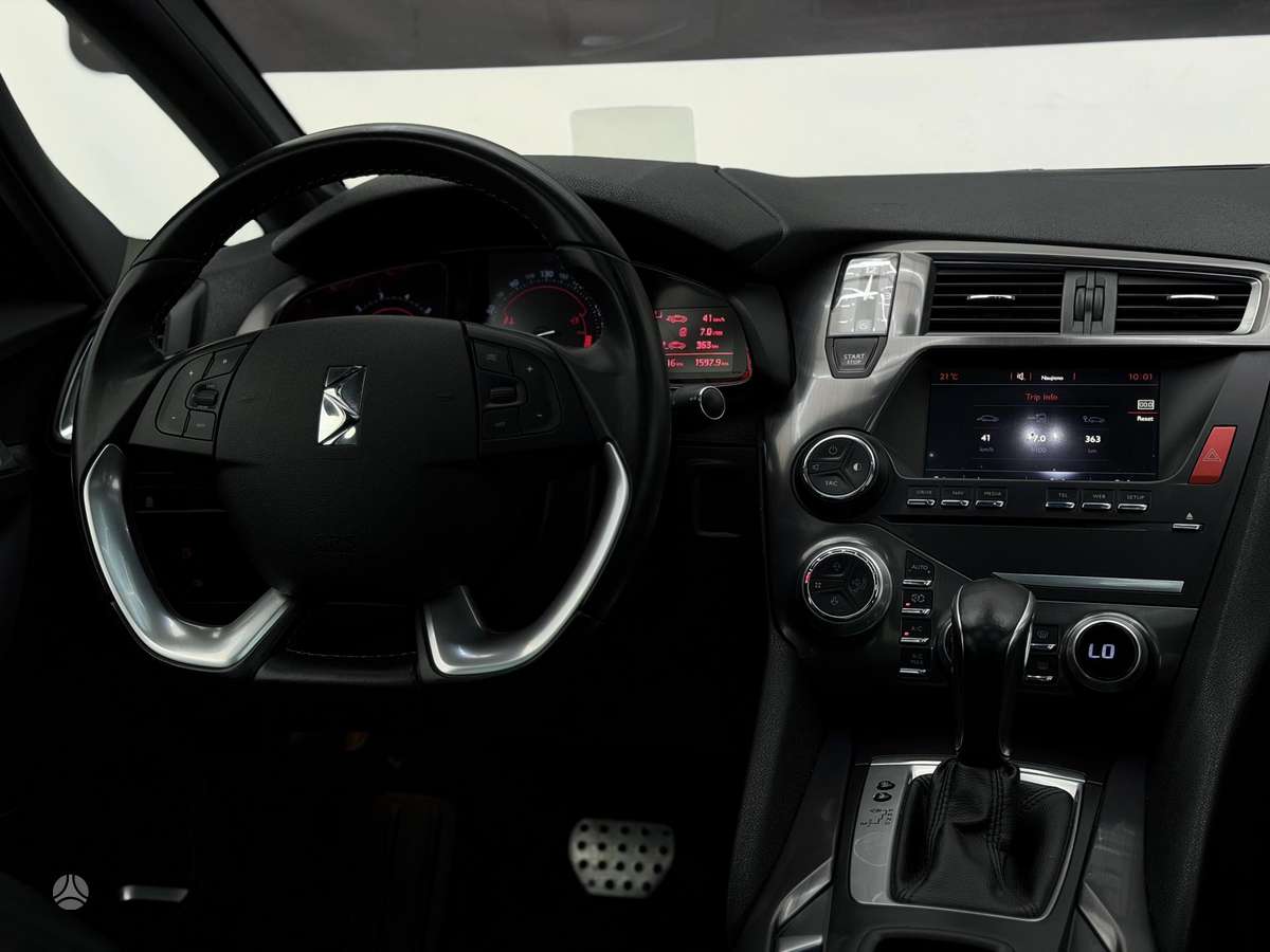 Citroen DS5, 2.0 l., Хэтчбек