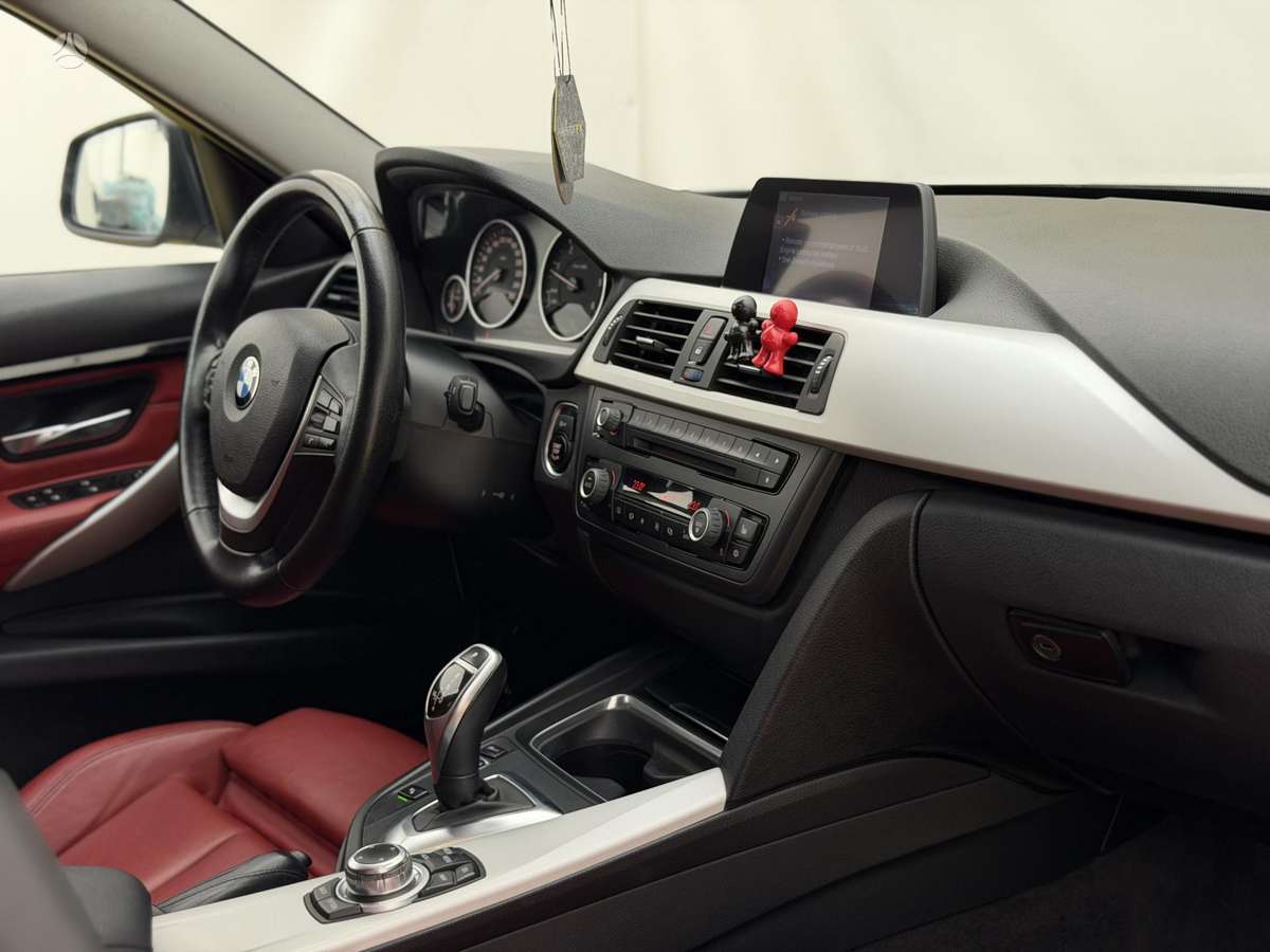 BMW 320, 2.0 l., Седан