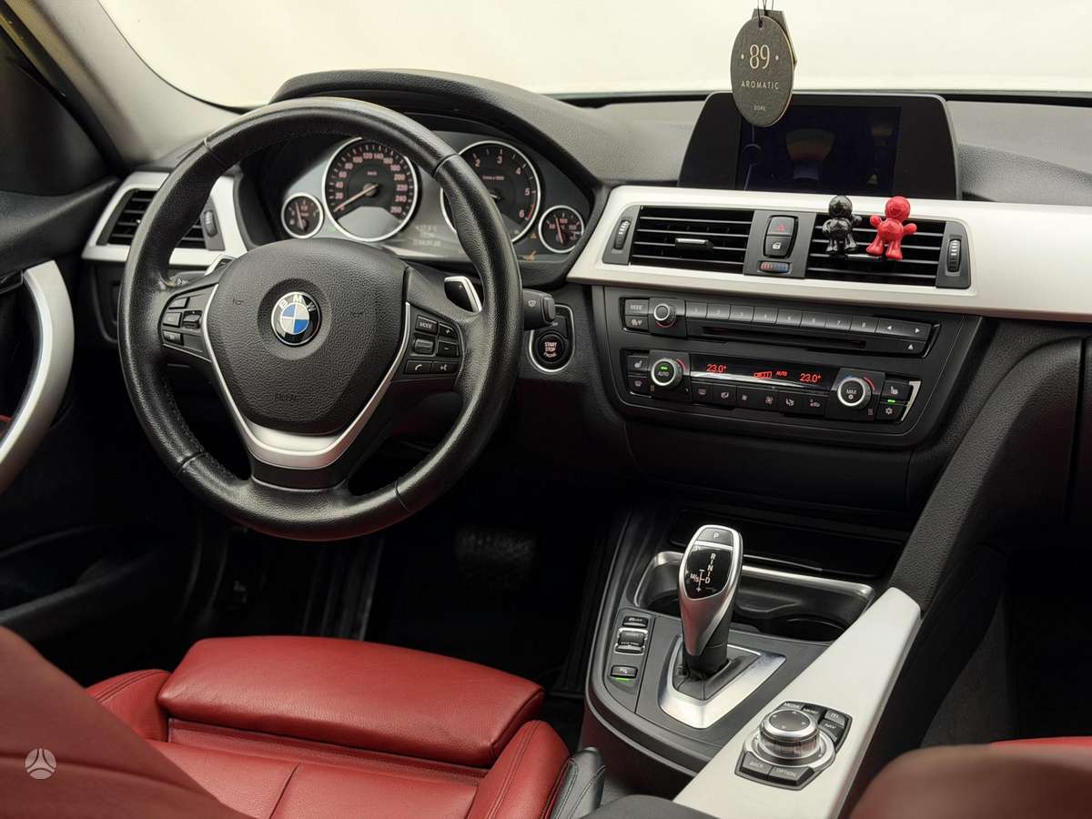BMW 320, 2.0 l., Седан