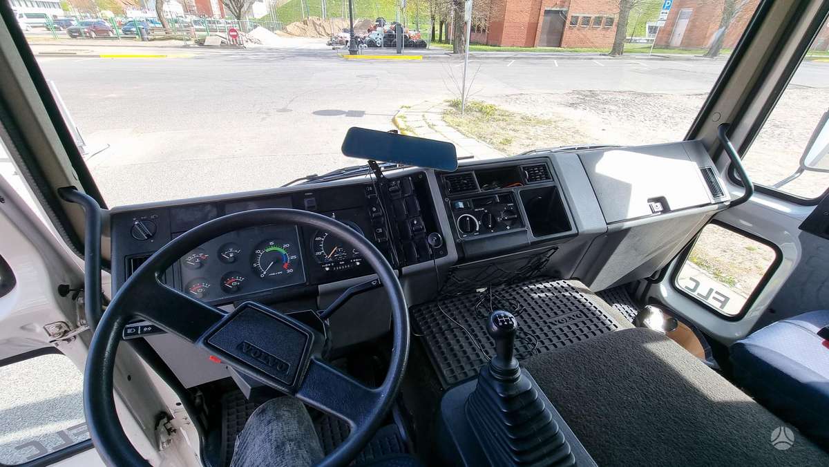 Volvo FLCL 4x2, gyvulių pervežimo