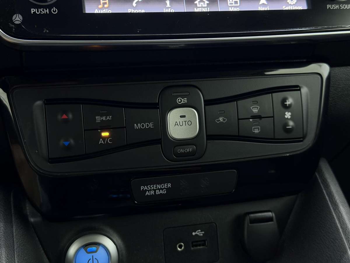 Nissan Leaf, 40 kWh, hatchback