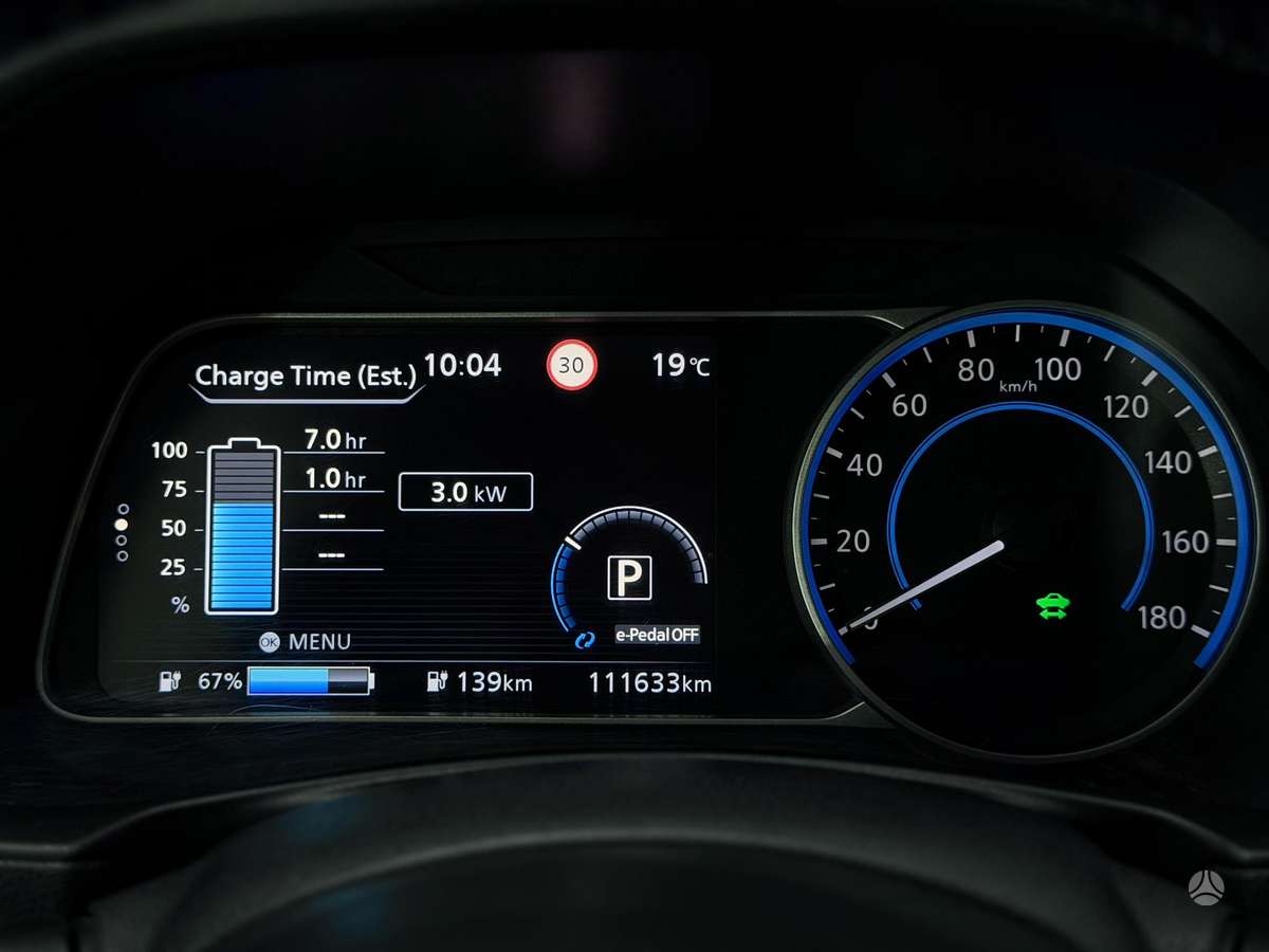 Nissan Leaf, 40 kWh, hatchback