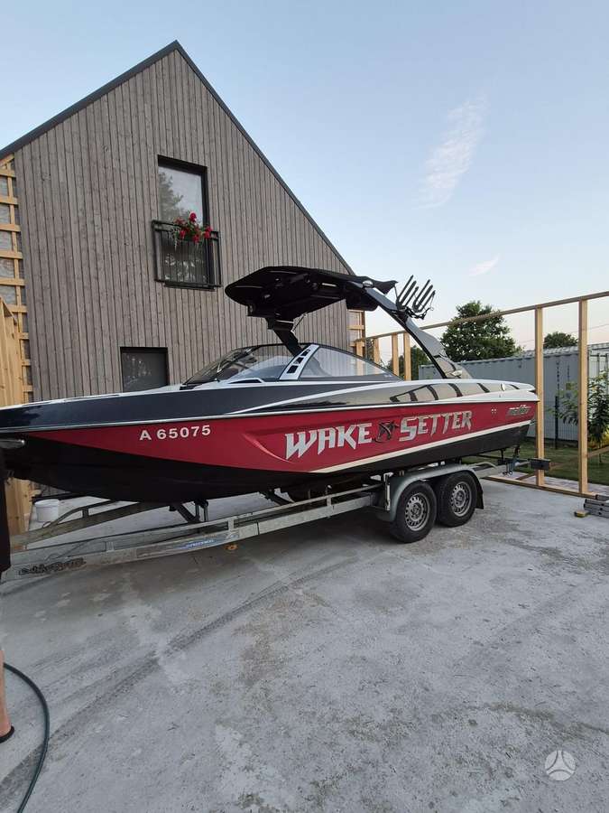 Malibu Wake Setter VLX21, yachts / cruisers