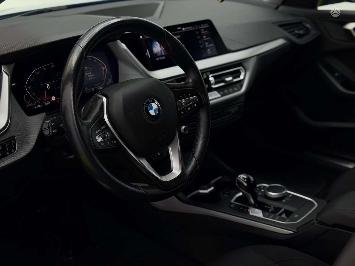 BMW 118, 1.5 l., hatchback