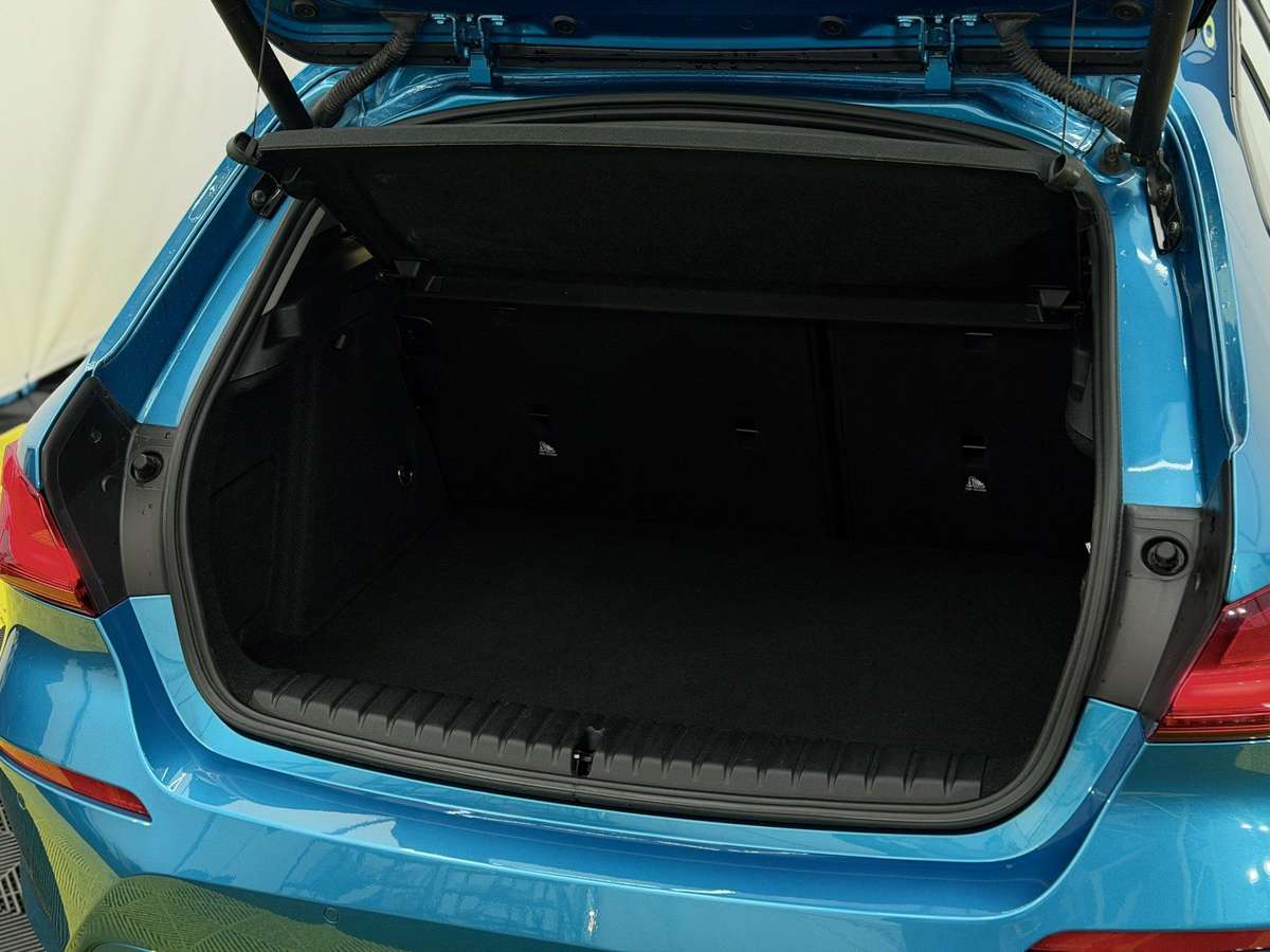 BMW 118, 1.5 l., hatchback