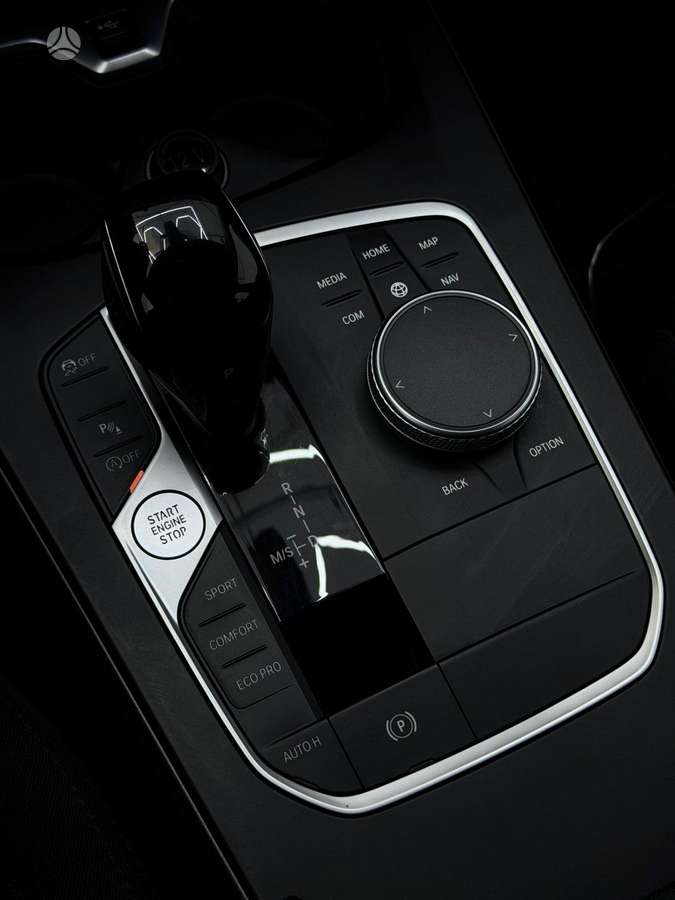 BMW 118, 1.5 l., hatchback