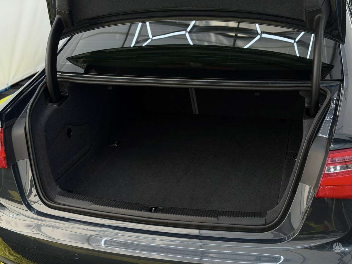 Audi A6, 2.0 l., Седан