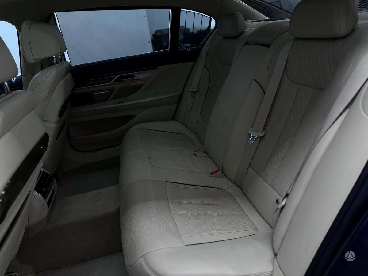 BMW 740, 3.0 l., Седан