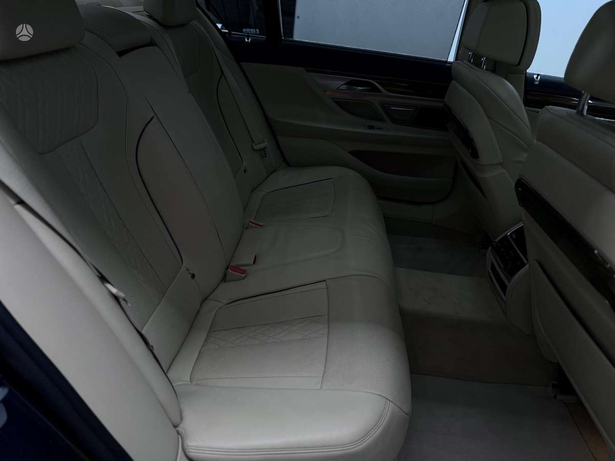 BMW 740, 3.0 l., Седан