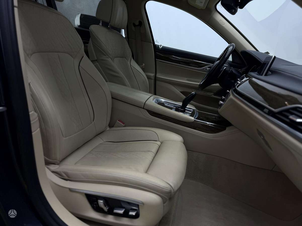 BMW 740, 3.0 l., Седан