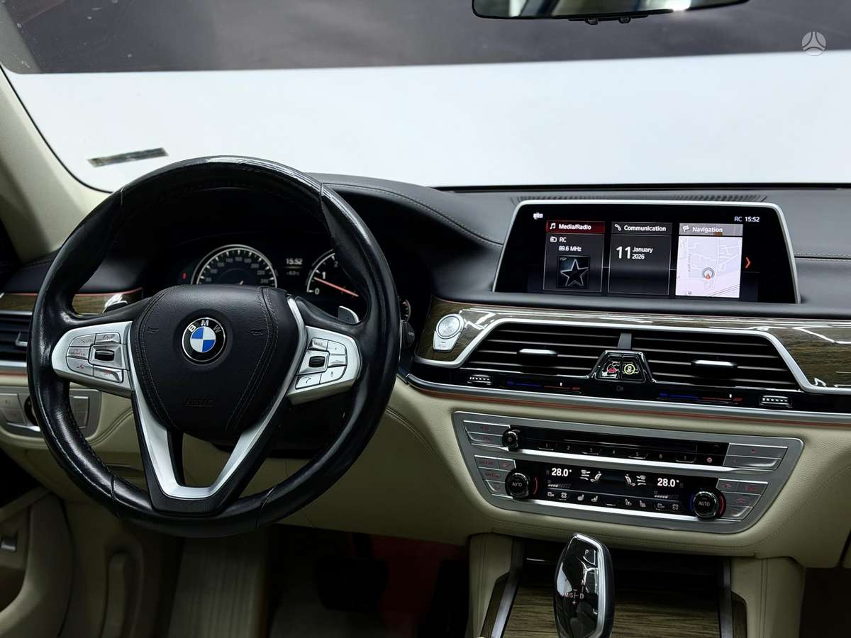 BMW 740, 3.0 l., Седан