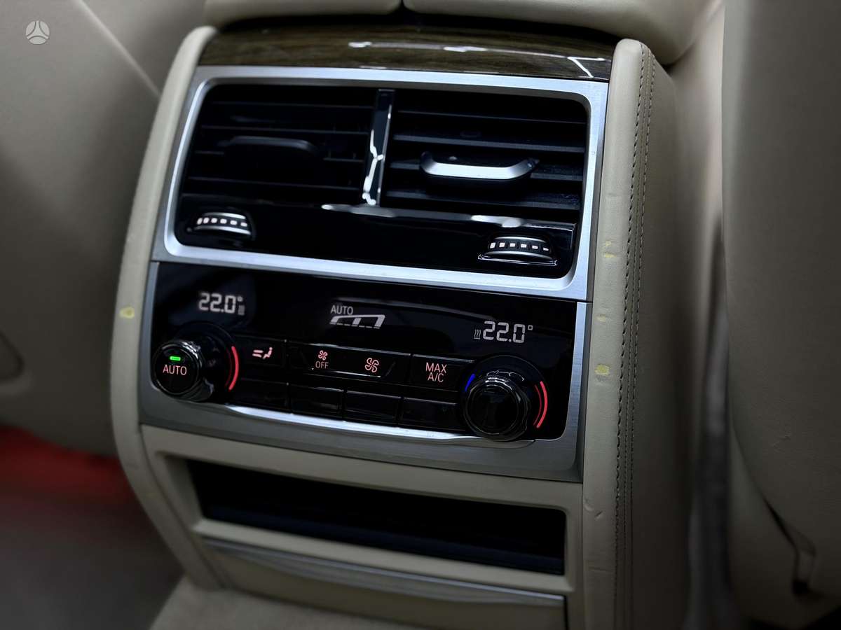 BMW 740, 3.0 l., Седан