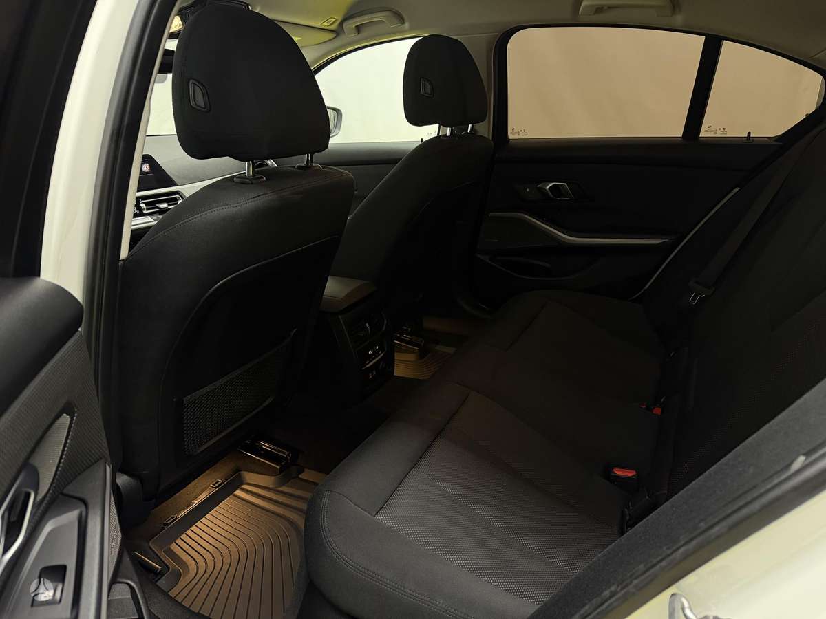 BMW 320, 2.0 l., Седан