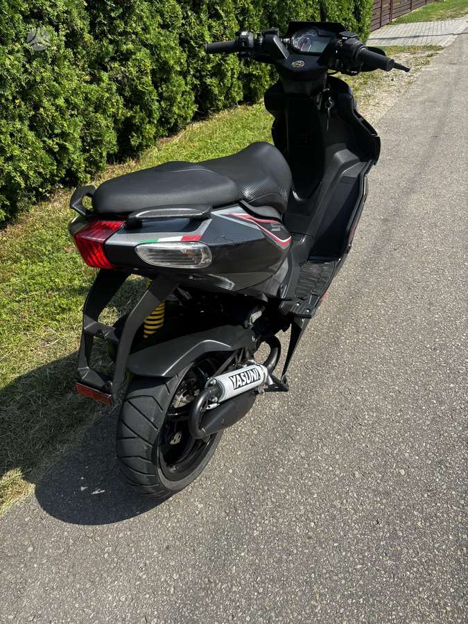 Aprilia SR 50cc, scooters / mopeds