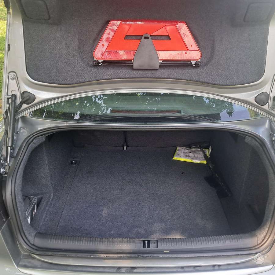 Audi A4, 2.0 l., sedanas