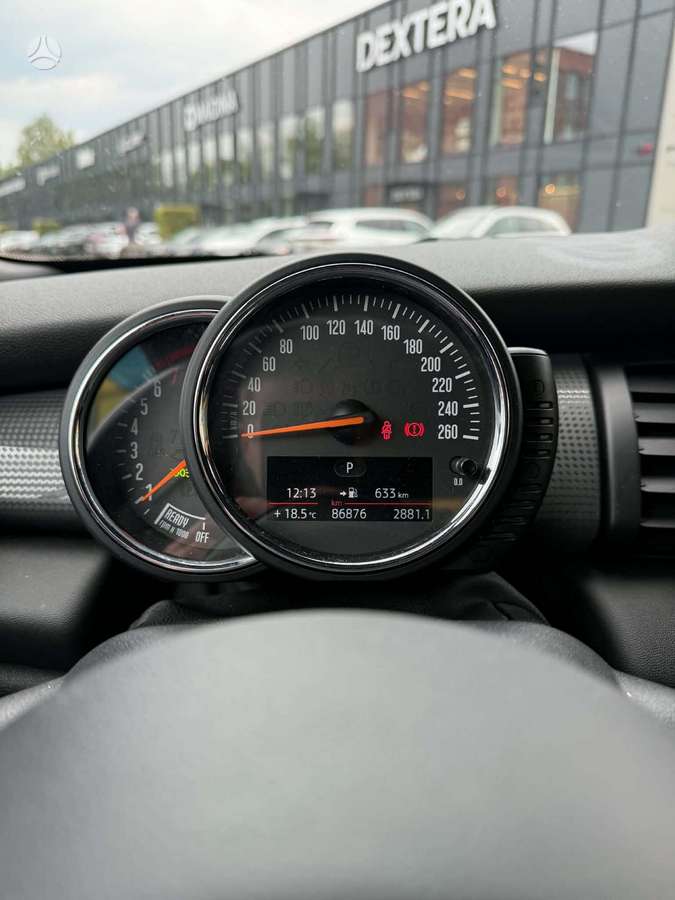 Mini Cooper, 1.5 l., hatchback