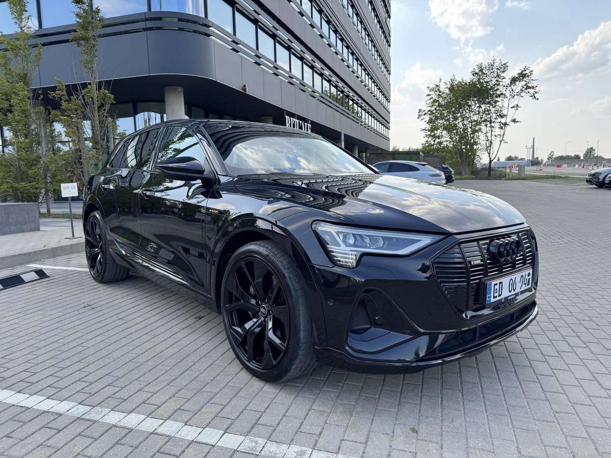 Audi e-tron, 95 kWh, off-road / crossover