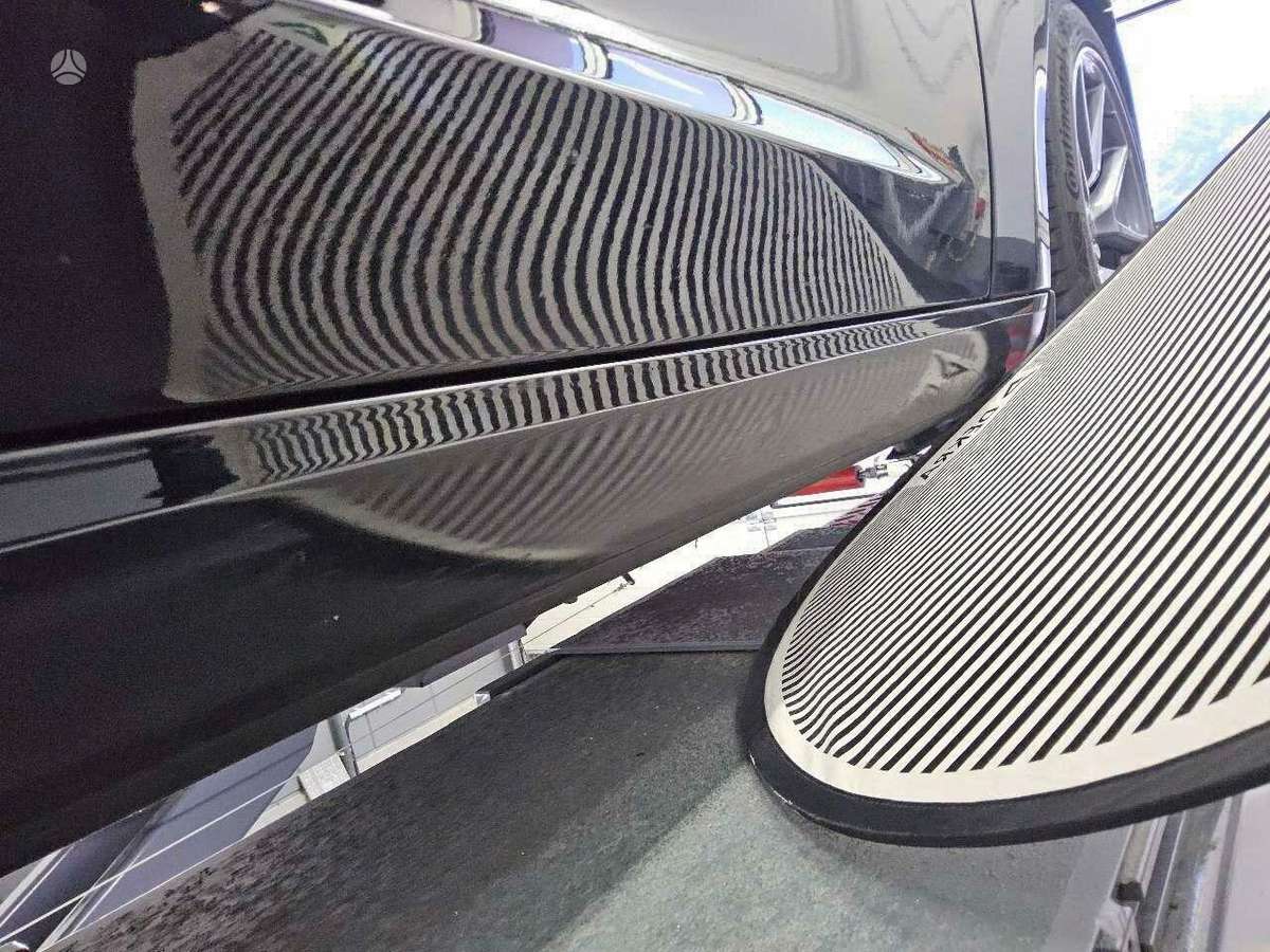 Tesla Model 3, hatchback