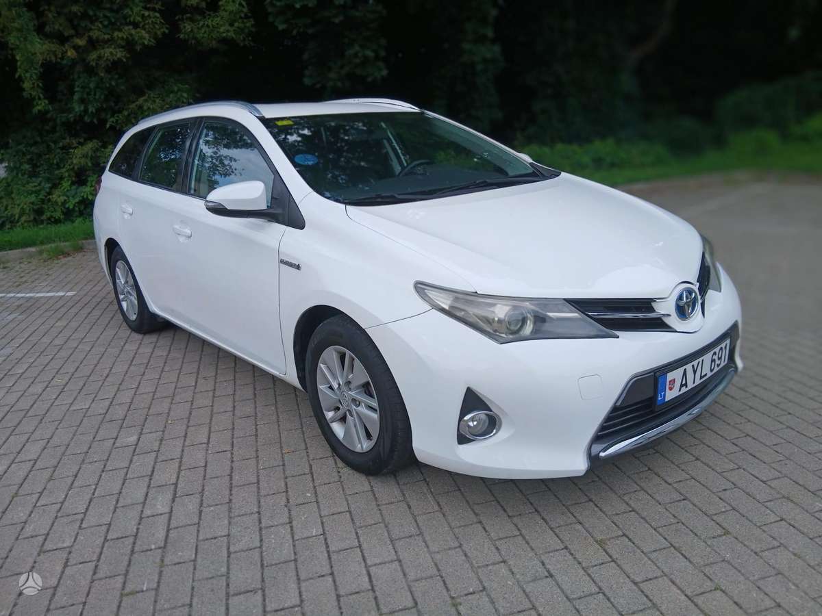 Toyota Auris, Универсал
