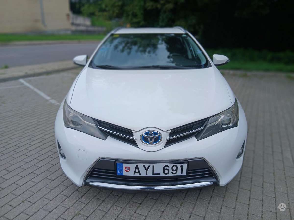 Toyota Auris, Универсал