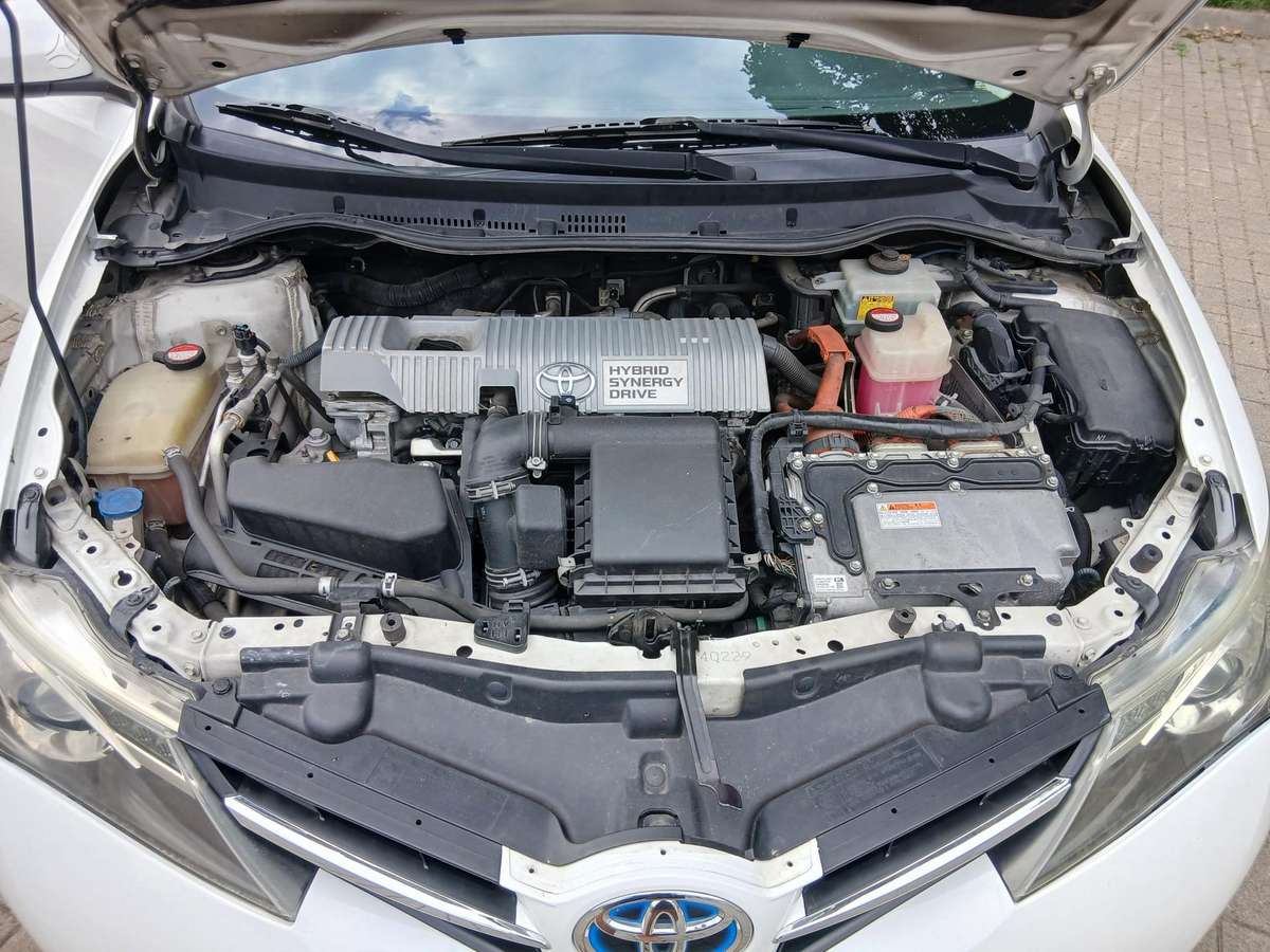 Toyota Auris, Универсал