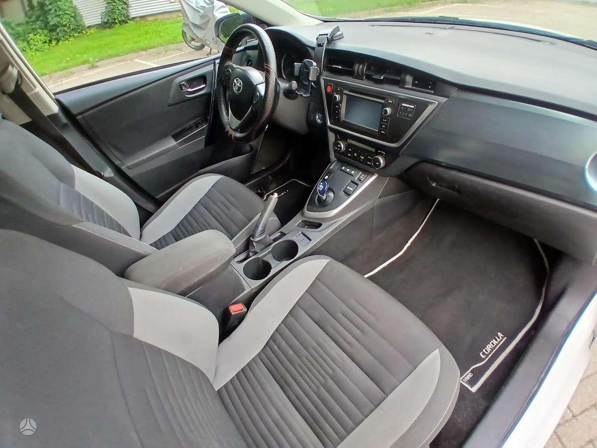 Toyota Auris, Универсал