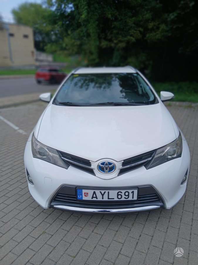 Toyota Auris, Универсал