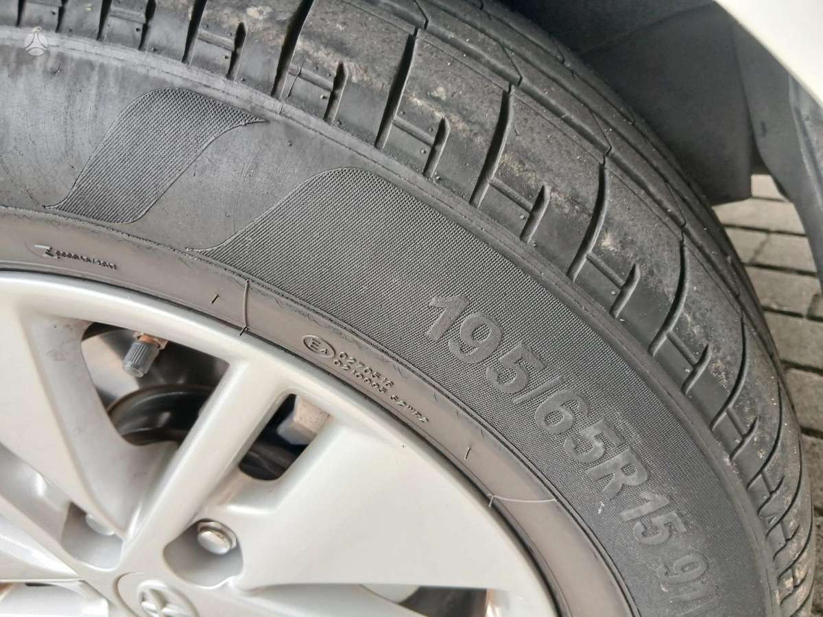 Toyota Auris, Универсал