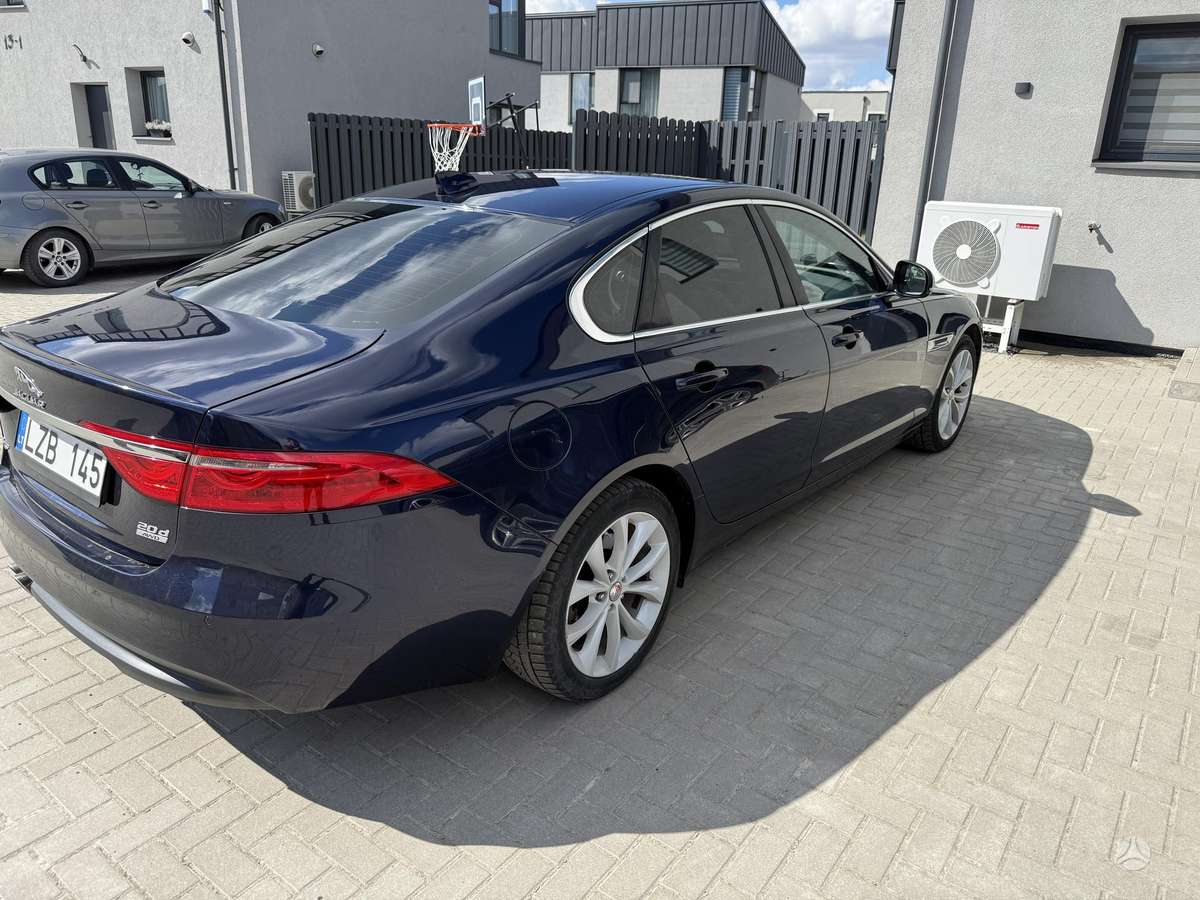 Jaguar XF, 2.0 l., Седан