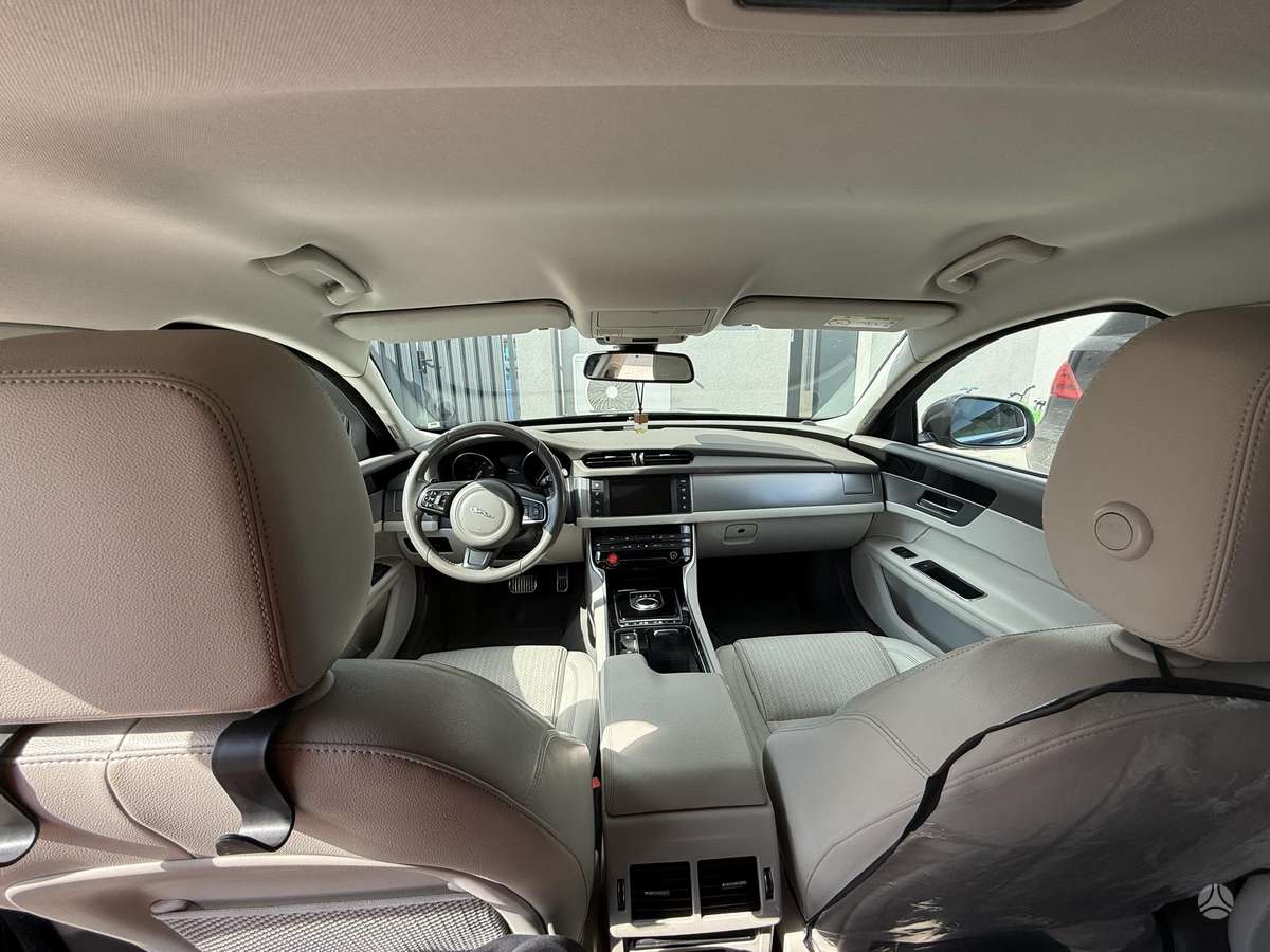 Jaguar XF, 2.0 l., Седан