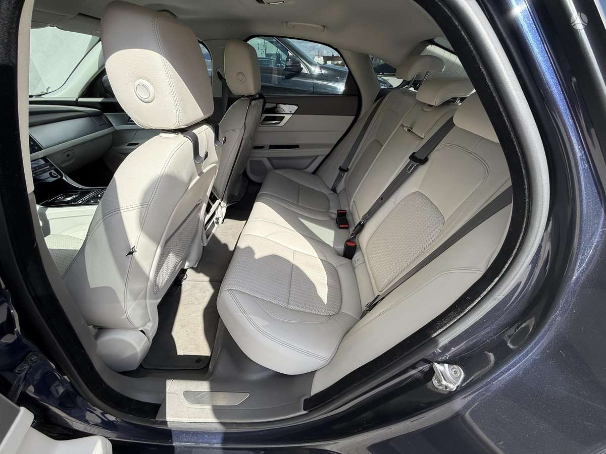 Jaguar XF, 2.0 l., Седан