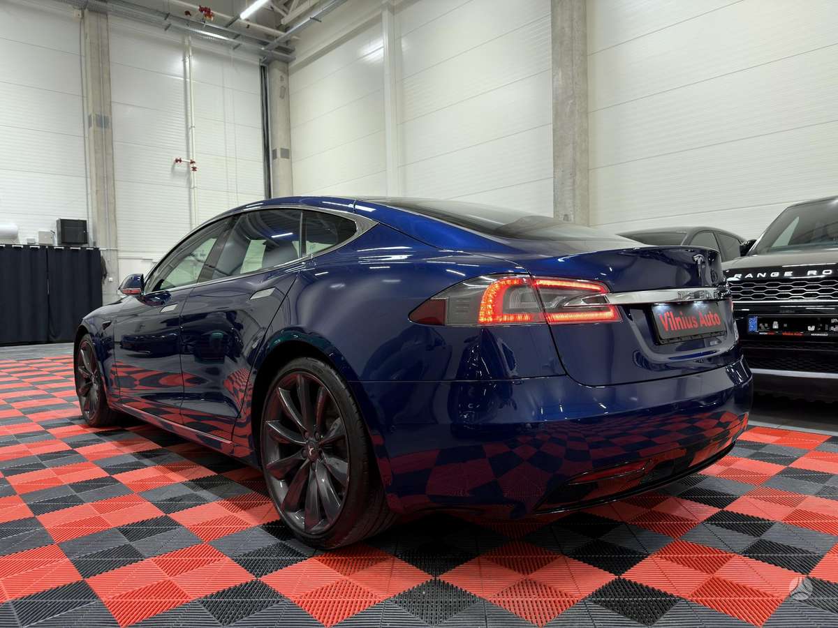 Tesla Model S, 75 kWh, hatchback