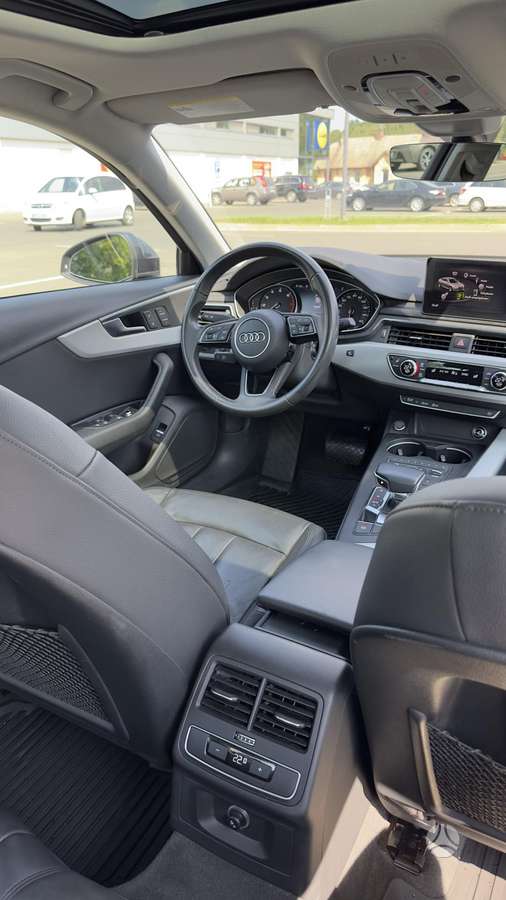 Audi A4, 2.0 l., Седан