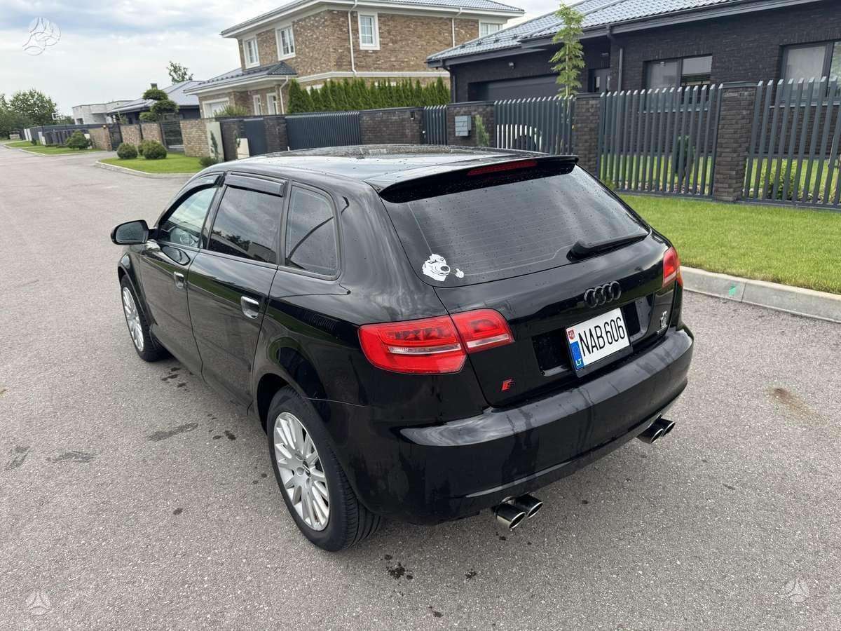 Audi A3, 1.6 l., hatchback