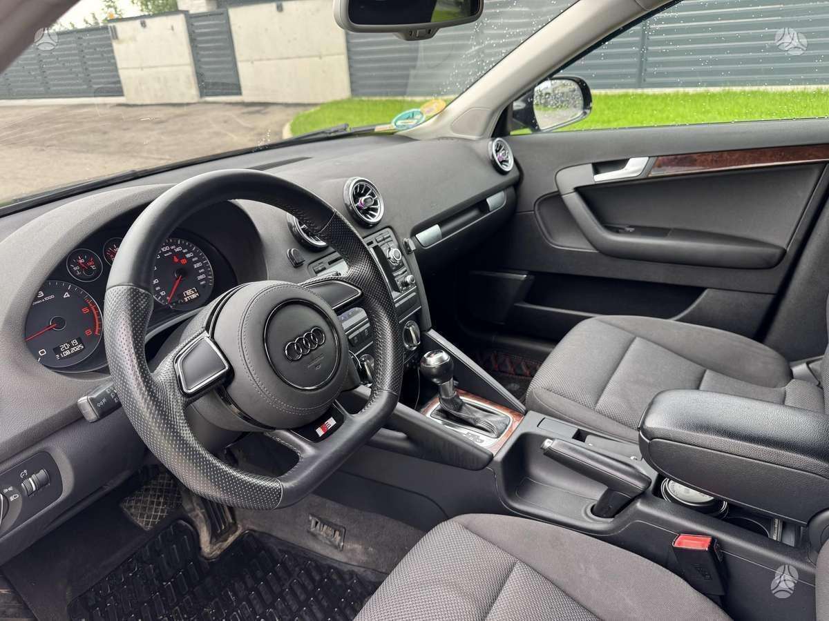Audi A3, 1.6 l., hatchback