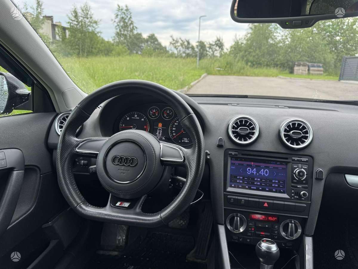 Audi A3, 1.6 l., hatchback