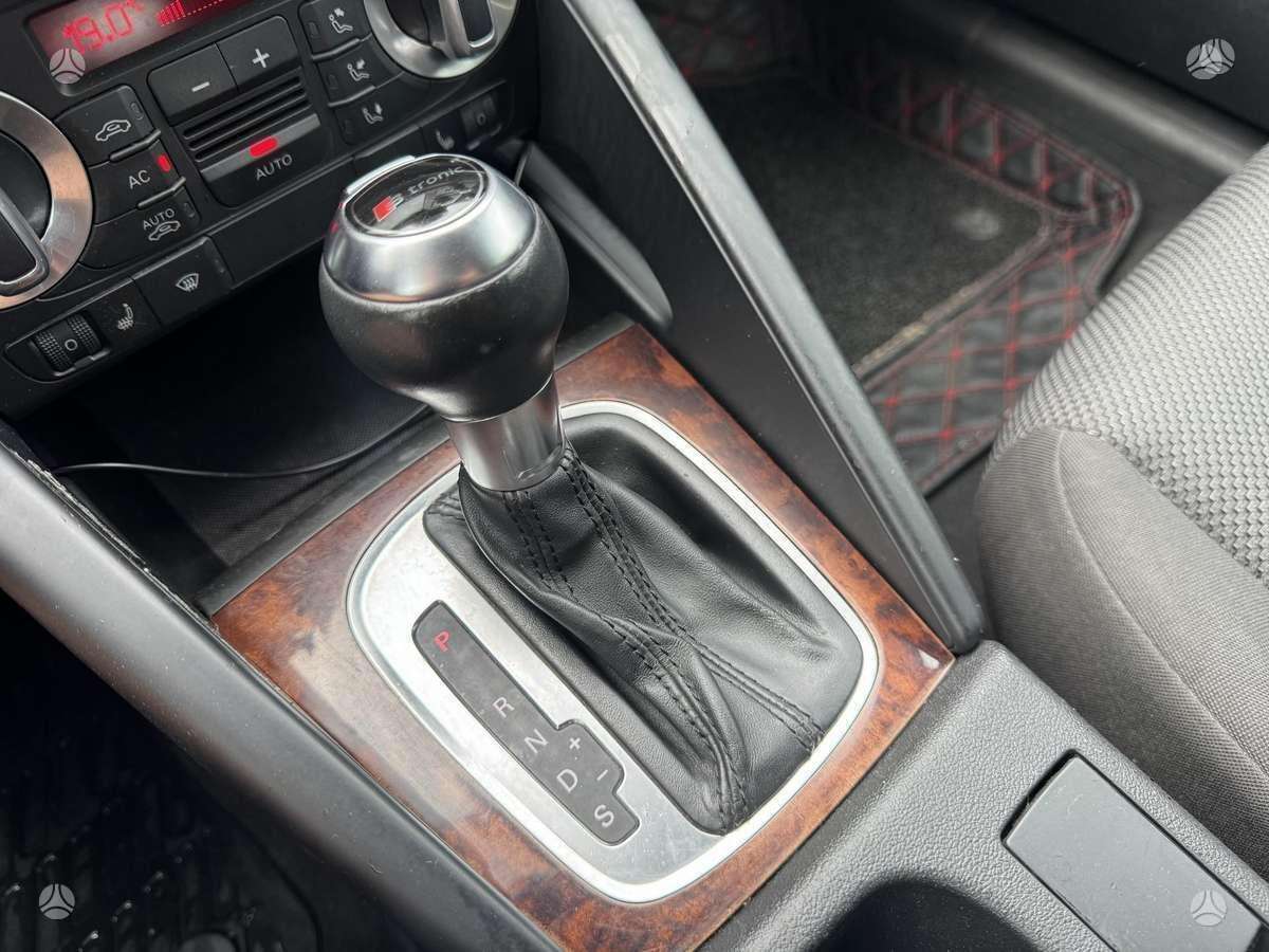 Audi A3, 1.6 l., hatchback