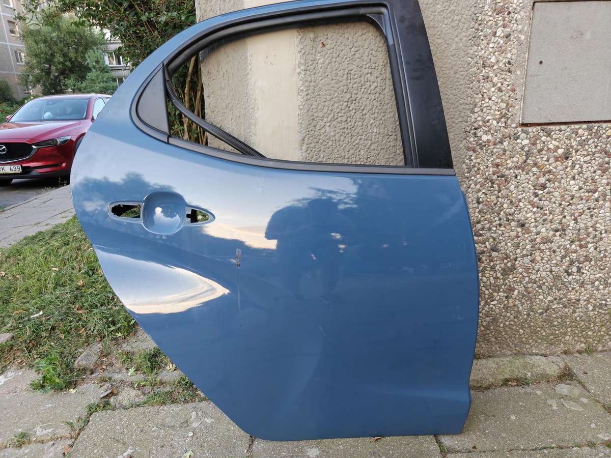 Toyota Yaris двери